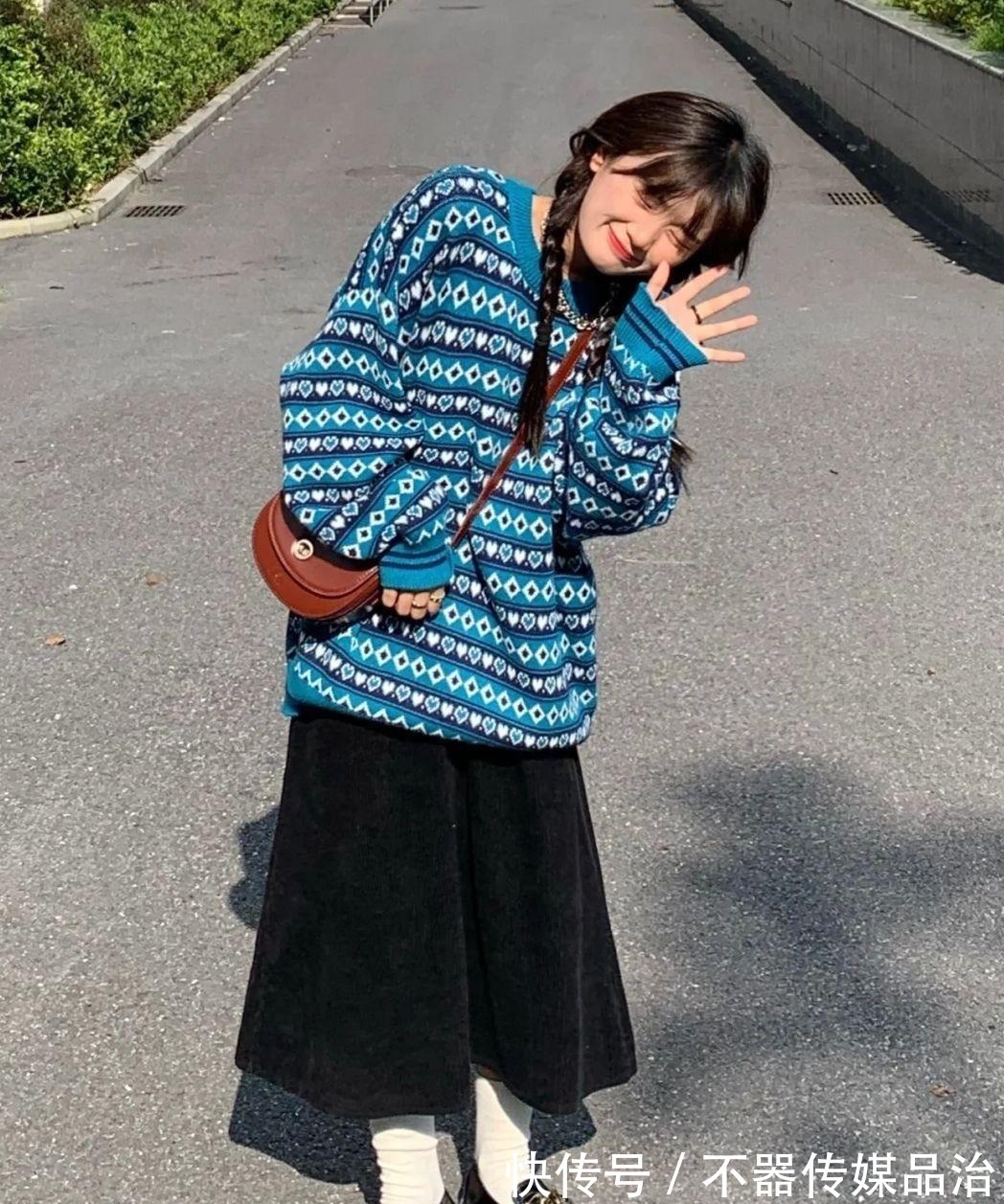 搭配 扔掉小白鞋吧!今年流行这双“鞋子”,搭裙子搭裤子都好看