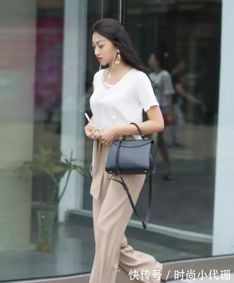 气质 气质阔腿裤搭配细高跟鞋,简直气质满满的。