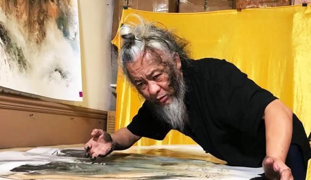 作画|他用“脸蛋”画画,6个月收获80万粉丝,网友:值了!