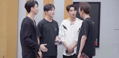 林志炫|《哥哥》二公，林志炫不小心“摔”进前4，他却拿到了“烦人卡”