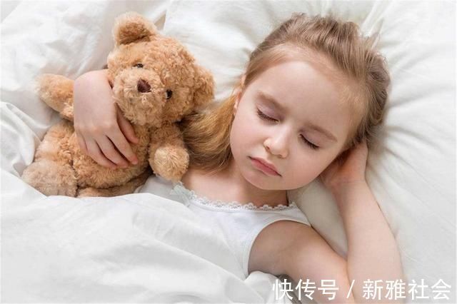 髋关节|父母的4种做法,可能导致宝宝骨骼畸形,别大意,不少人犯