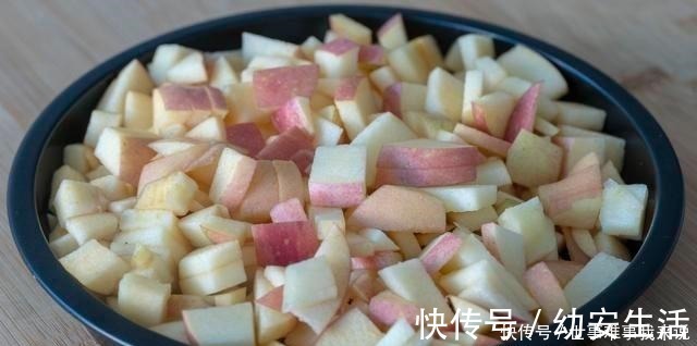 干面粉|苹果里加2个鸡蛋,不用烤箱不油炸,香甜爽口,出锅比吃肉还过瘾