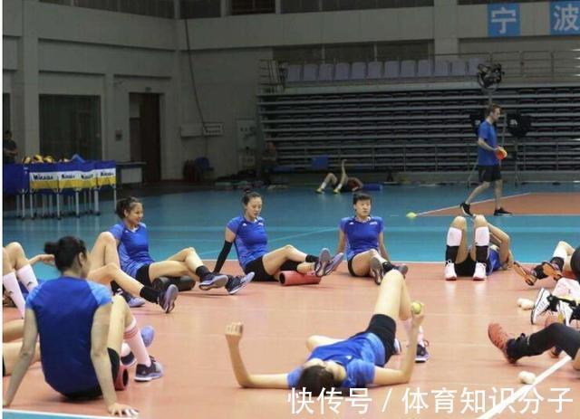 女排世锦赛|71人超半数以上入队,中国女排集训再出新招,效果却恐难令人满意