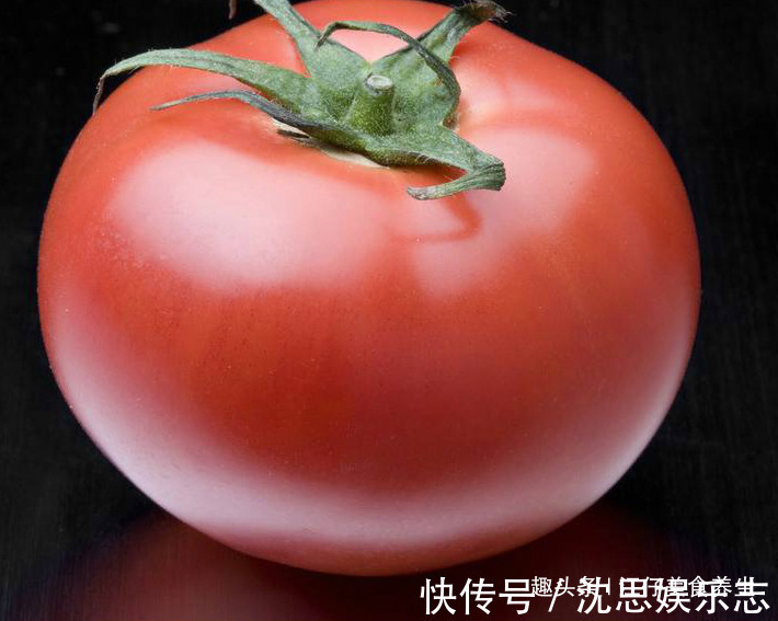 毛血管|西红柿与此物一起吃,色斑淡了,血管畅通无阻,睡眠也越来越好