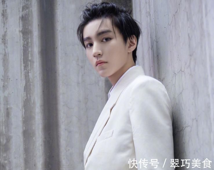 蔡徐坤|央視選秀新綜《華彩少年》將襲,網(wǎng)傳嘉賓名單,這真沒(méi)開玩笑嗎