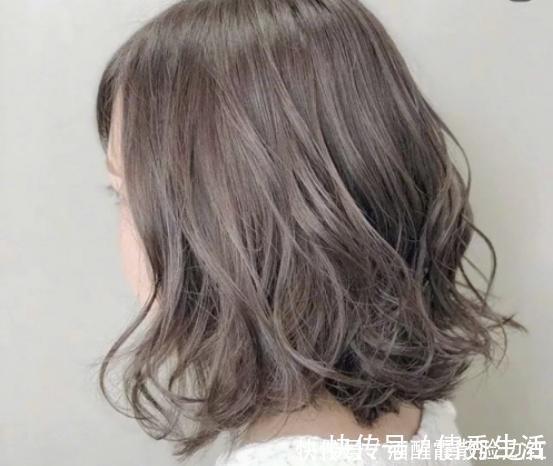 蓬松感 发型 “尴尬期”这么过,蓬松感是关键,4款发型让你安全度过