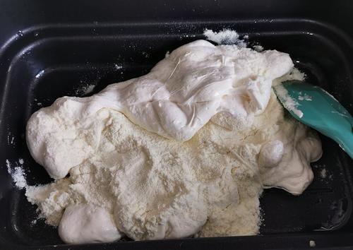  好吃|牛轧糖这样做真好吃，一口一块停不下来，做法简单易学，适合学手