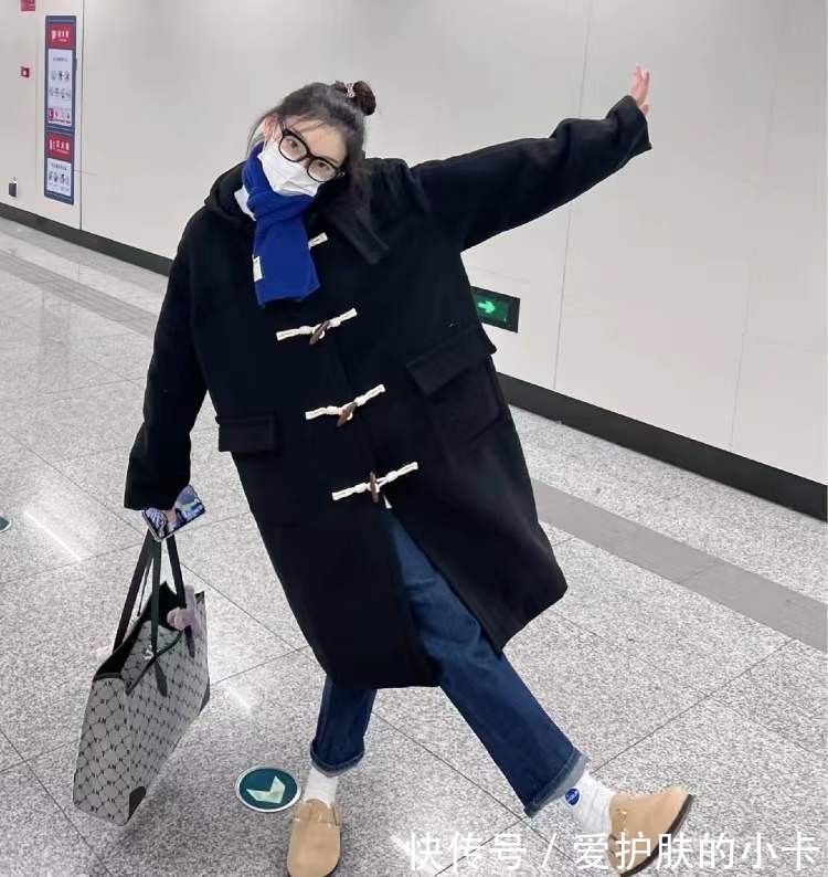 可爱 牛角扣大衣真是时髦又好穿,搭配牛仔裤简直太好看了!