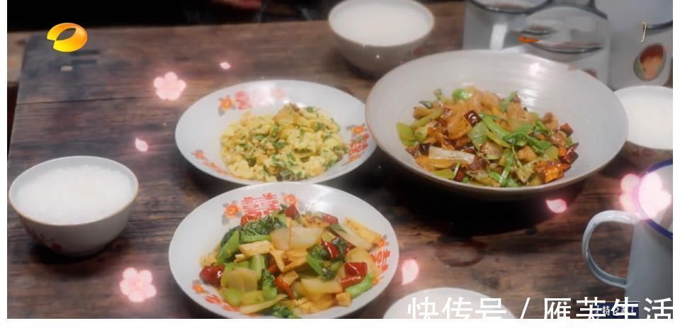 波士顿龙虾、鲍鱼鸡汤，《向往的生活》豪华食材背后田园是假象？