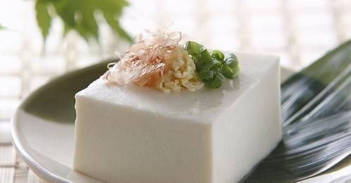 营养物质|女人若是有点钱,应多吃3种食物,抗氧化调节内分泌,延缓衰老