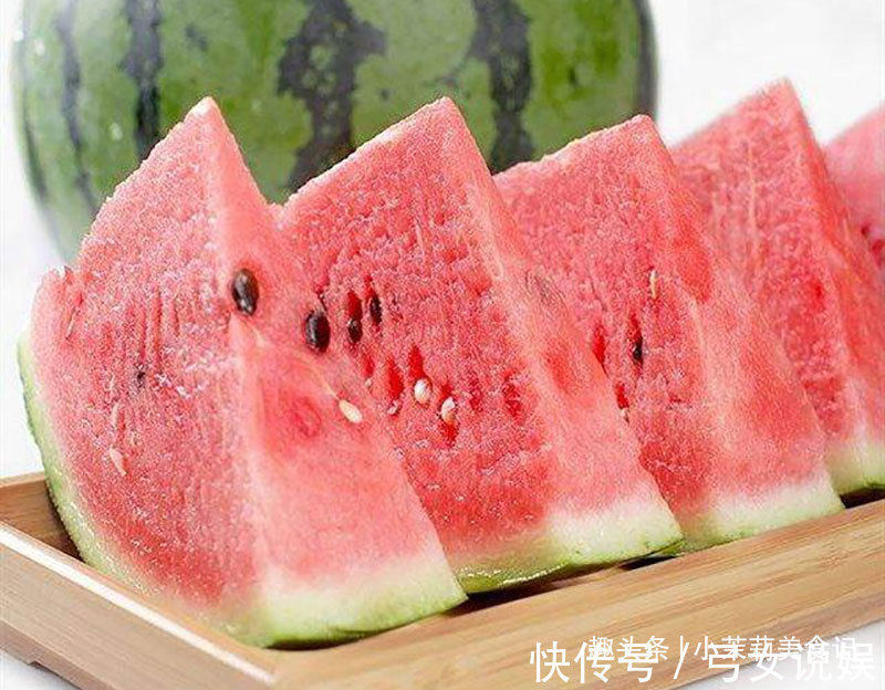 都是西瓜,黄瓤和红瓤有啥不同瓜农差别挺大,买错难吃营养差