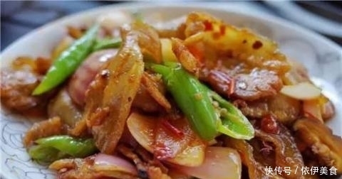 翻炒|回锅肉的家常做法 香而不腻 真是下饭