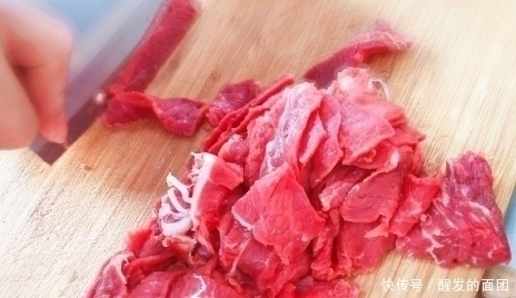 舅舅收藏了25年的嫩炒牛肉做法,肉质嫩滑新鲜美味,非常实用
