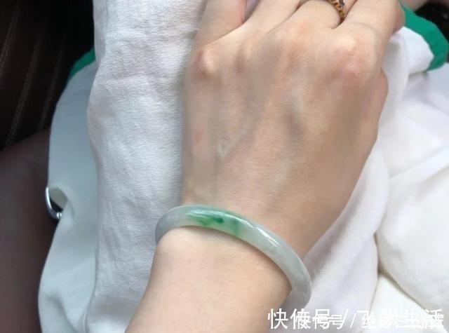 手表 手腕上戴金、银还是玉,代表不同品味和眼光,你戴哪种