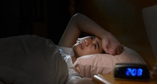 健脾祛湿|经常失眠,半夜睡不着觉做到这4点,喊都喊不醒,比猪能睡