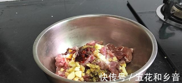 粉蒸肉的家常做法！