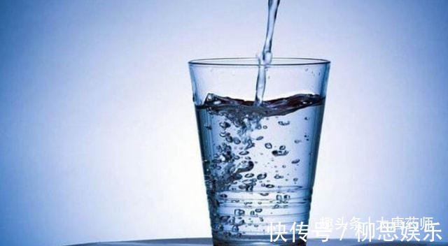 肠胃功能|吃早餐时,除了要少喝大米粥,这4种食物,也要尽早撤下饭桌!