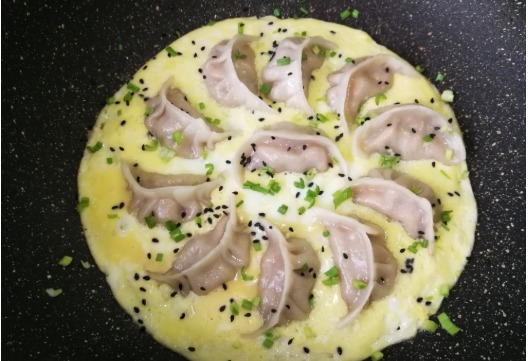 吃法|饺子别再水煮,这种吃法端上桌,孩子吃得更香,简单营养一看就会