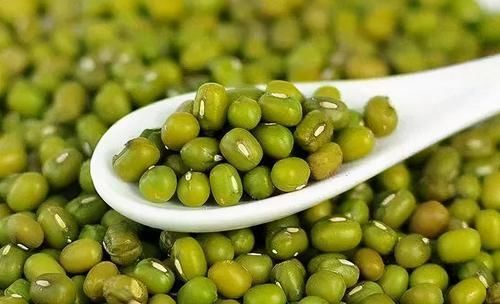 中年人想要身体好，要坚持吃3种食物，排毒养颜、滋补身体！