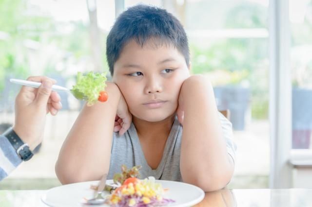 饮食习惯|7岁孩子出现积食，家长发现3处端倪，调理后身高135cm