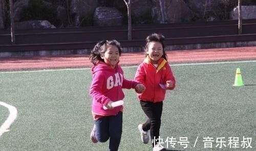 大红包|新年我给父母1万块,孩子收到压岁钱却大哭,我们没吃饭就走了