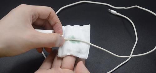 风油精|你家有风油精吗?这个用途太聪明了,一年能省不少钱,涨知识了