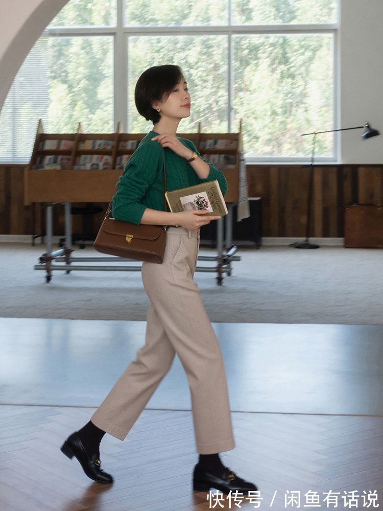 新年 过年穿衣别太“廉价”,备上这几件高级又显贵,亲戚都夸有气质