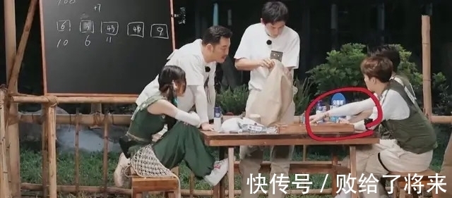 跑男|38度高温穿套袖，千方百计遮纹身，王嘉尔为录制“跑男”煞费苦心