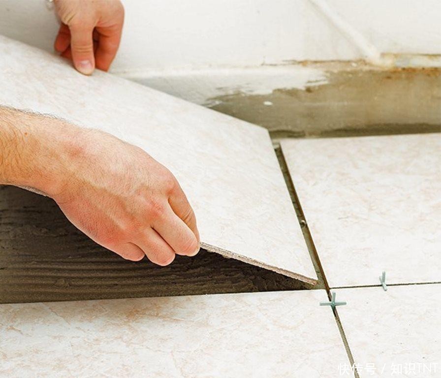 小吕|农村新房外墙贴瓷砖还是喷砂?喷砂有这5大优势,但仍需小心受骗