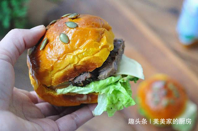 做法|自从学会面包此做法,我家一周做一次,蓬松柔软还拉丝,太好吃了