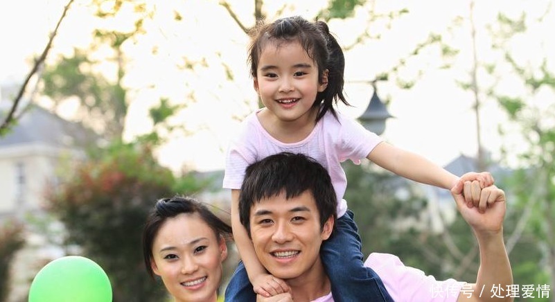 情感|学步期间,幼儿会发现在纸上胡写乱画,表达想法和情感的有趣方式