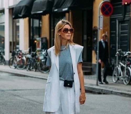 肤色 会配色才显白!给“黑黄皮”女生的穿搭建议:深色不碰,浅色相吸