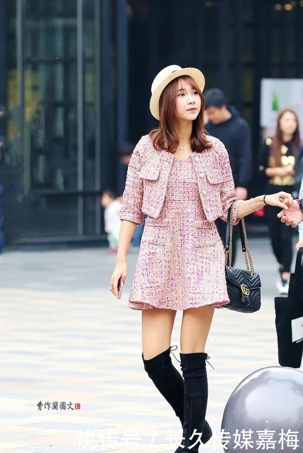 美女|街拍:腿长两米的高筒靴美女