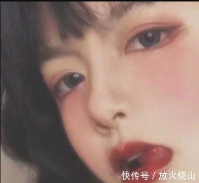 眼妆火|最近“肿眼泡”女生眼妆火了,只需这一个动作,秒变欧式双眼皮
