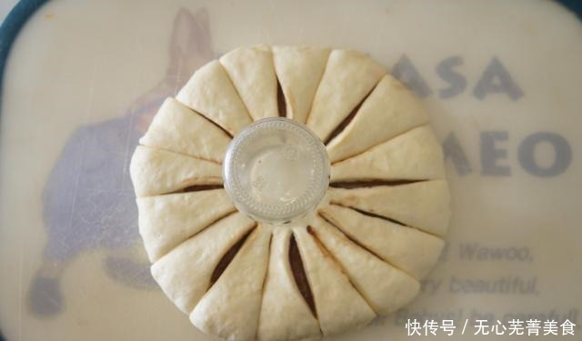 圣诞将至,做个雪花面包吧,无需模具,手残党也能一次成功