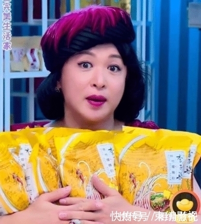 “螺蛳王”陈赫再出江湖,摆地摊卖螺蛳粉人气爆棚