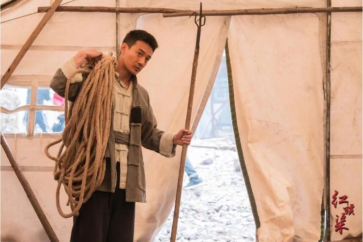 吳念祖|《紅旗渠》今晚8點央視開播！于震曾黎安悅溪景樂等演員再現紅旗渠精神