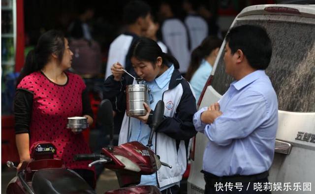 毛坦厂中学“最厉害”的陪读妈妈，陪着孩子上学，还挣了近百万！