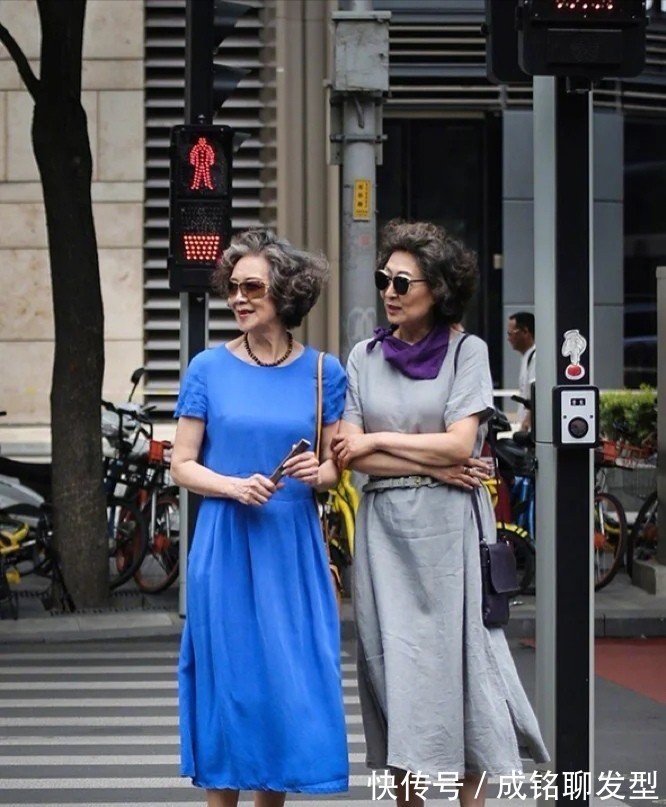 颜色|这些年过七十的奶奶太会穿!端庄优雅不做作,个个都是搭配高手