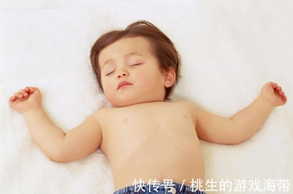 感冒|三伏天预警:就算孩子热到睡不着,也不能让孩子这么睡,极易感冒