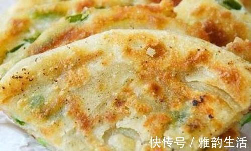 葱油饼“这样做”太简单了不烫面也不揉面，酥脆又分层