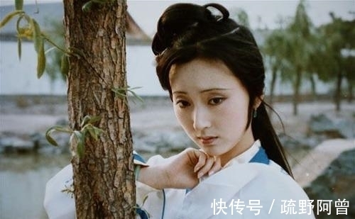 宝钗&贾宝玉挨打,林黛玉哭得眼睛肿得像桃子,薛宝钗哭了一宿,为何?