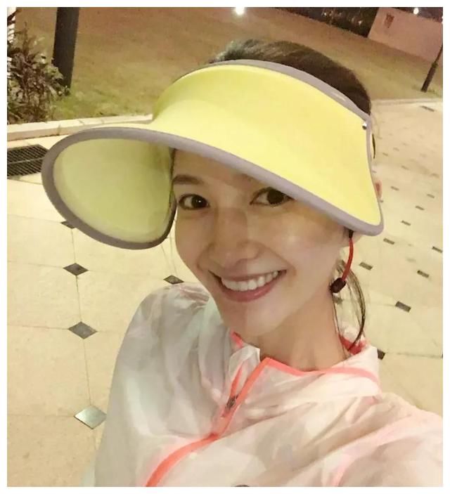 明星全变“养蜂人”，今夏新潮流？