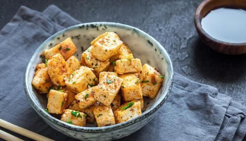 三高都是“吃”出来的，营养师建议：多吃2种食物，把三高降回去