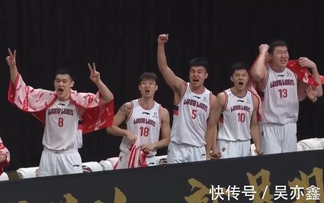 陈盈骏|105-101!CBA惊魂一战!上海险遭黑马20分大逆转,李春江太轻敌了