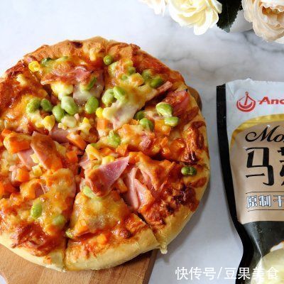 披萨饼|#安佳马苏里拉芝士挑战赛#好吃的火腿毛豆披萨