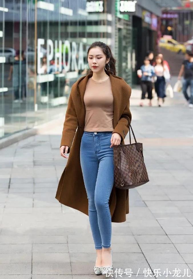 大衣|优雅既无法学习也无法隐藏，非常有朝气的90后美女，非常的清爽
