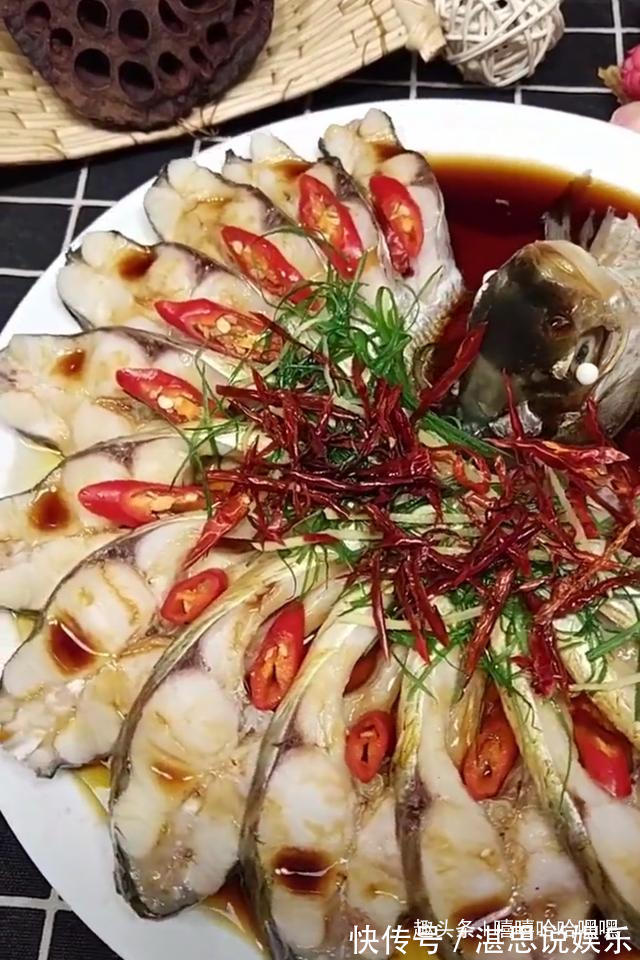 制作简单,上手快,活鱼的最高礼遇之清蒸武昌鱼!