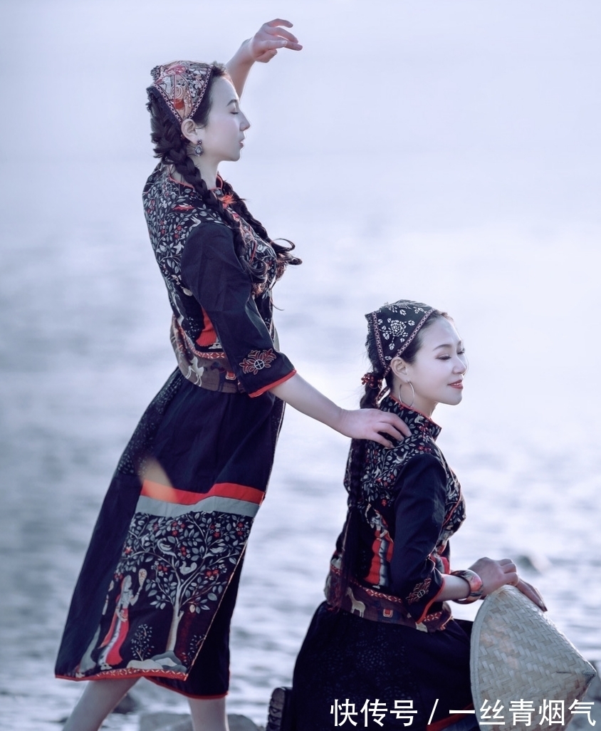 田园花#原创对联丨细雨生寒凋白草;轻霜酿雪染黄花