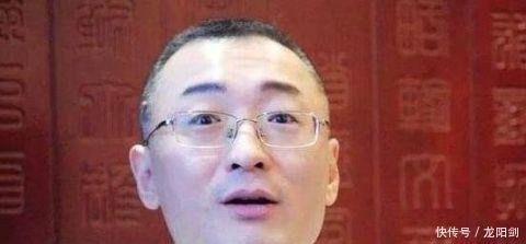 欧阳奋强#12岁时演红楼梦,因样貌丑陋成经典,如今成帅气大叔